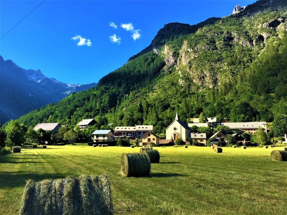 Auberge Des Ecrins Champoléon المظهر الخارجي الصورة